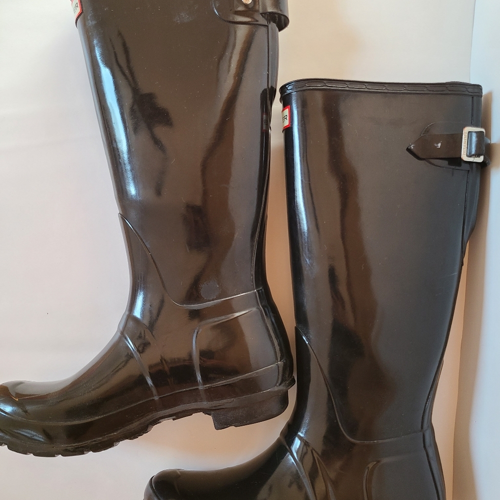 Hunter Women's Tall Glossy Black Rain Boots